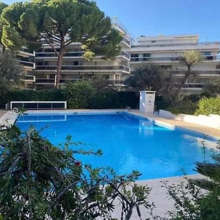Juan Les Pins Tanit Studio Climatise Vue Sur Mer Piscine Antibes Bagian luar foto