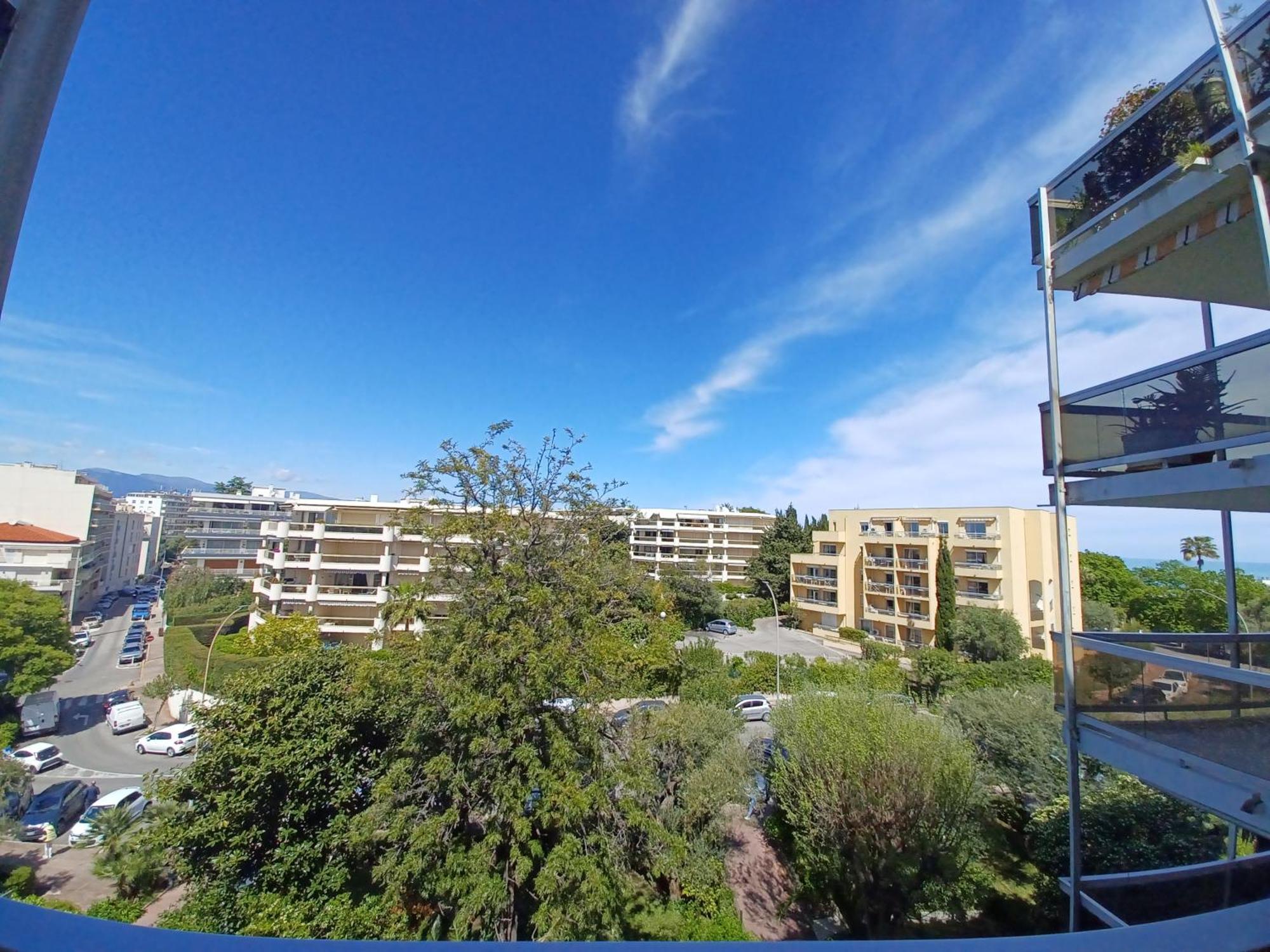 Juan Les Pins Tanit Studio Climatise Vue Sur Mer Piscine Antibes Bagian luar foto