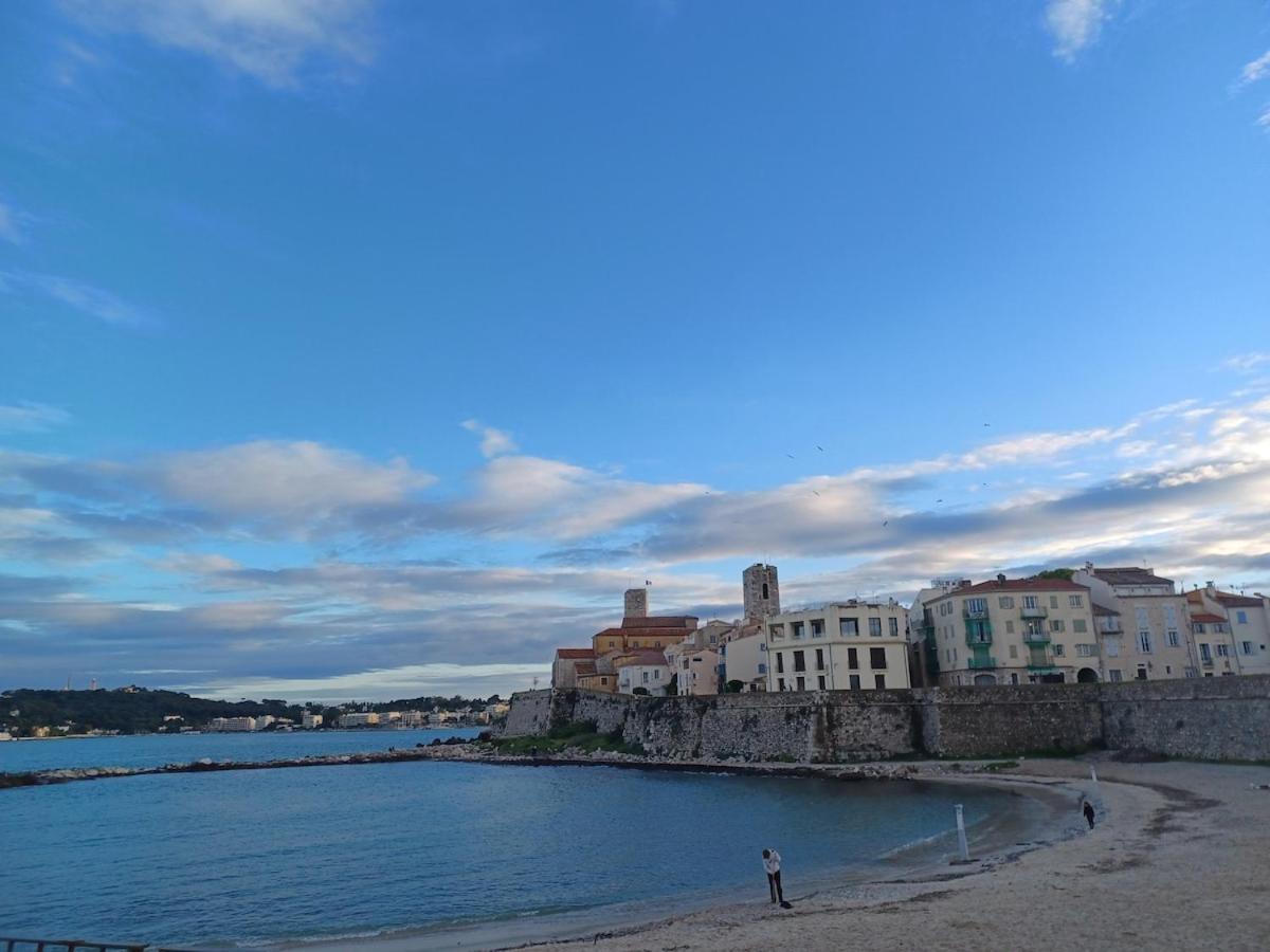 Juan Les Pins Tanit Studio Climatise Vue Sur Mer Piscine Antibes Bagian luar foto